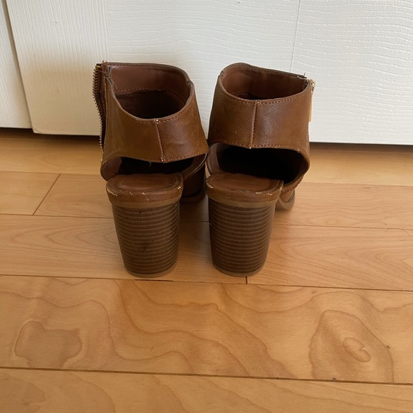 Boot - Picture 5 of 5